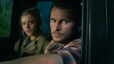 Постер 4 серии 1 сезона сериала «Периферийные устройства»