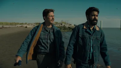 Постер 2 серии 1 сезона сериала «Полуночная месса»