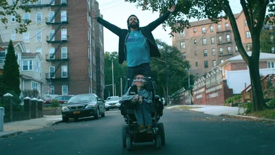 Постер 3 серии 1 сезона сериала «Рами»