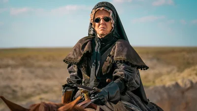 Постер 3 серии 1 сезона сериала «Англичанка»