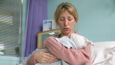 Постер 1 серии 1 сезона сериала «Родители года»