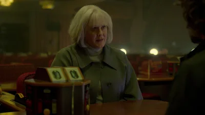 Постер 3 серии 1 сезона сериала «Чёрные голуби»