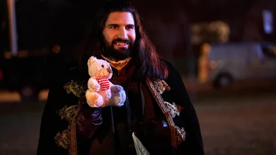 Постер 10 серии 1 сезона сериала «Чем мы заняты в тени»