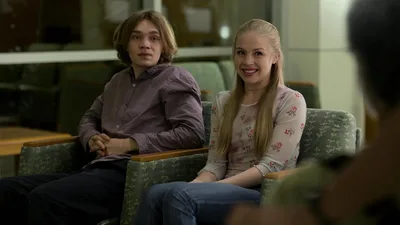 Постер 3 серии 1 сезона сериала «В поисках Аляски»