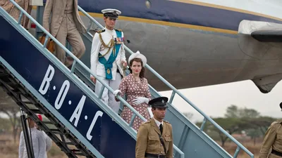 Постер 2 серии 1 сезона сериала «Корона»