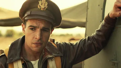 Постер 1 серии 1 сезона сериала «Уловка-22»