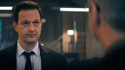 Постер 2 серии 1 сезона сериала «Вуаль»
