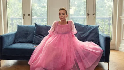 Постер 2 серии 1 сезона сериала «Убивая Еву»