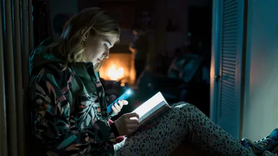 Постер 5 серии 1 сезона сериала «Мейр из Исттауна»