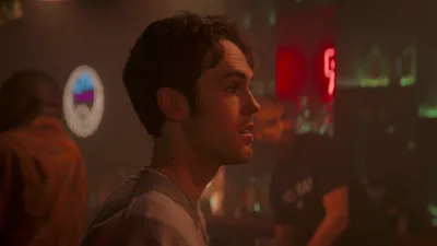 Постер 2 серии 1 сезона сериала «Каос»