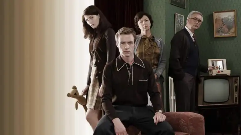 Постер 1 серии 1 сезона сериала «Дом на окраине»