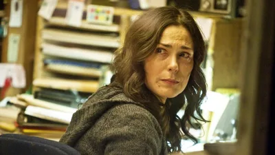 Постер 12 серии 1 сезона сериала «Убийство»