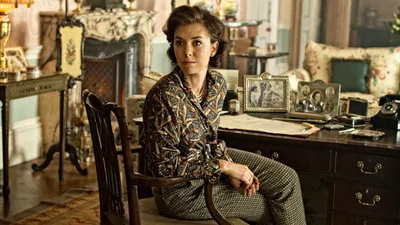 Постер 8 серии 1 сезона сериала «Корона»