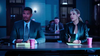 Постер 3 серии 1 сезона сериала «Интерьер Чайнатауна»