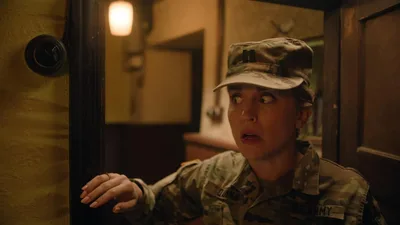 Постер 5 серии 1 сезона сериала «Каждый за себя»