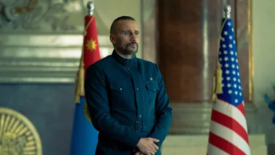 Постер 2 серии 1 сезона сериала «Режим»
