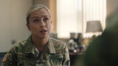 Постер 3 серии 1 сезона сериала «Каждый за себя»