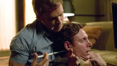 Постер 8 серии 1 сезона сериала «Декстер»
