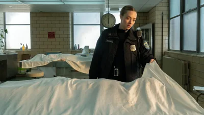 Постер 1 серии 1 сезона сериала «Алая река»