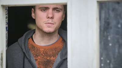 Постер 5 серии 1 сезона сериала «Банды Лондона»