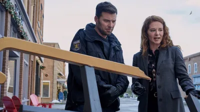Постер 3 серии 1 сезона сериала «Mistletoe Murders»