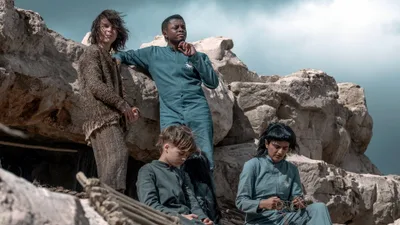Постер 3 серии 1 сезона сериала «Воспитанные волками»