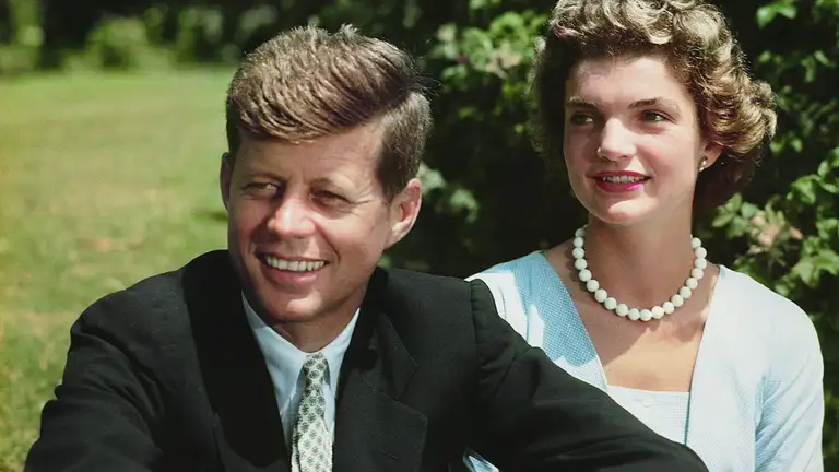 Постер 3 серии 1 сезона сериала «Kennedy»