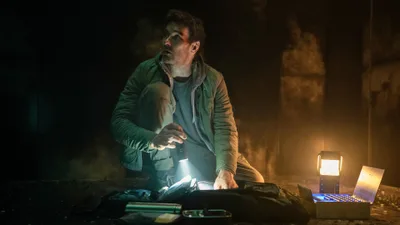 Постер 4 серии 1 сезона сериала «Темная материя»