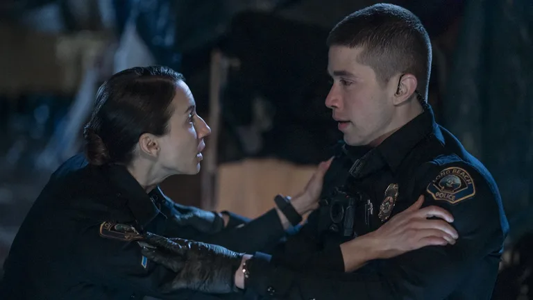 Постер 3 серии 1 сезона сериала «На вызове»