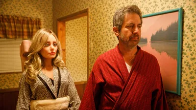Постер 2 серии 1 сезона сериала «Игрушка для взрослых»
