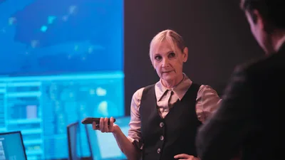 Постер 3 серии 1 сезона сериала «Ночной рейс»