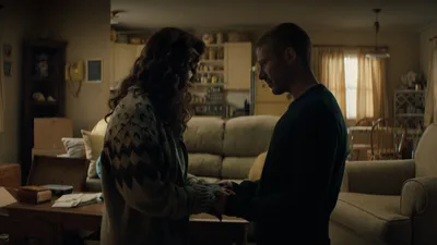 Постер 4 серии 1 сезона сериала «Полуночная месса»