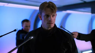 Постер 10 серии 1 сезона сериала «Видоизменённый углерод»