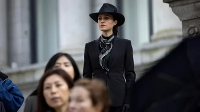 Постер 8 серии 1 сезона сериала «Падение дома Ашеров»