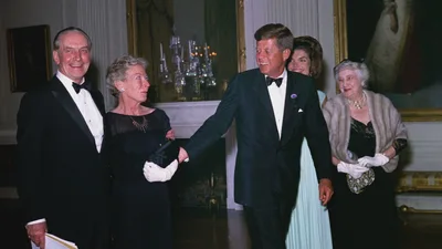 Постер 6 серии 1 сезона сериала «Kennedy»