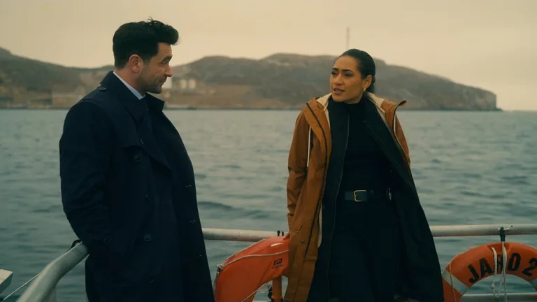 Постер 1 серии 1 сезона сериала «Сен-Пьер»