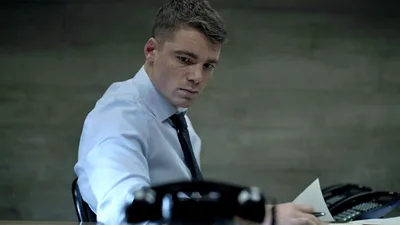 Постер 1 серии 1 сезона сериала «Ночной агент»