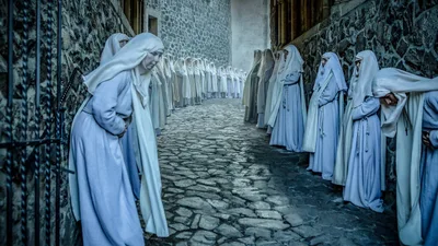Постер 7 серии 1 сезона сериала «Падение ордена»