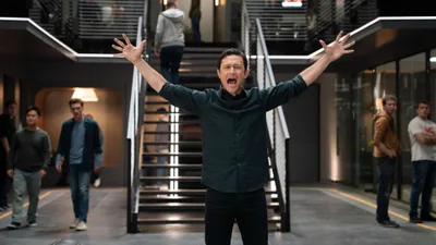 Постер 1 серии 1 сезона сериала «На взводе: Битва за Uber»