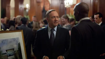 Постер 8 серии 1 сезона сериала «Карточный домик»