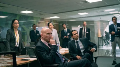 Постер 4 серии 1 сезона сериала «Захваченный рейс»