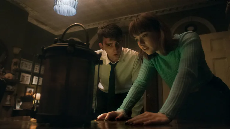 Постер 8 серии 1 сезона сериала «Локвуд и компания»