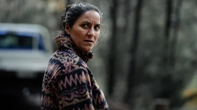 Постер 8 серии 1 сезона сериала «Дэдлок»
