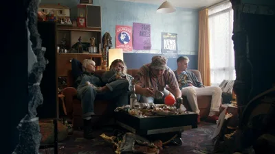 Постер 1 серии 1 сезона сериала «Это – Англия. Год 1990»