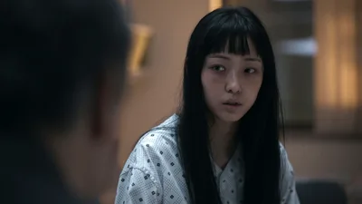 Постер 1 серии 1 сезона сериала «Паразит: серые»