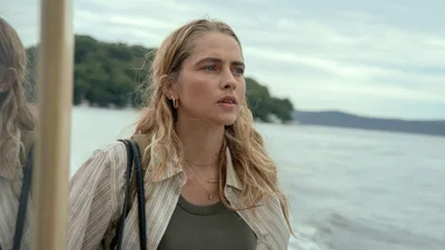 Постер 1 серии 1 сезона сериала «Последняя годовщина»
