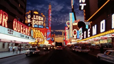Постер 1 серии 1 сезона сериала «Vegas: The Story of Sin City»