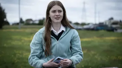 Постер 6 серии 1 сезона сериала «Убийца со счастливым лицом»