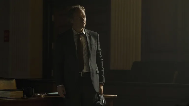 Постер 4 серии 1 сезона сериала «Презумпция невиновности»