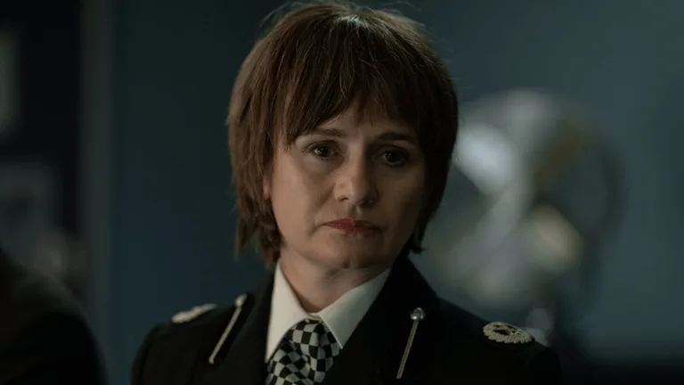 Постер 2 серии 1 сезона сериала «Подозреваемый: Убийство Жана Шарля де Менезеса»